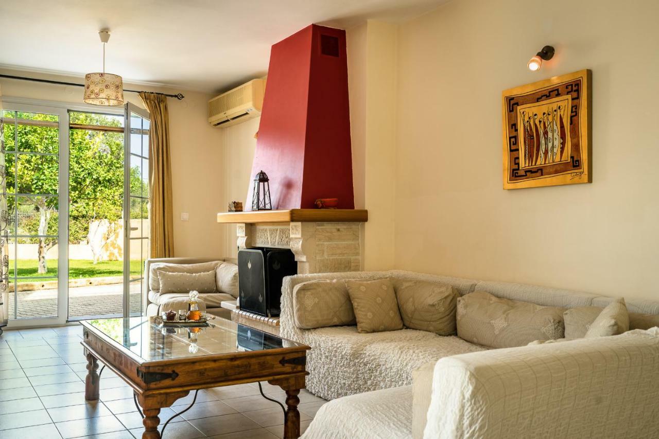 Acqui Villa アルゴストリオン エクステリア 写真